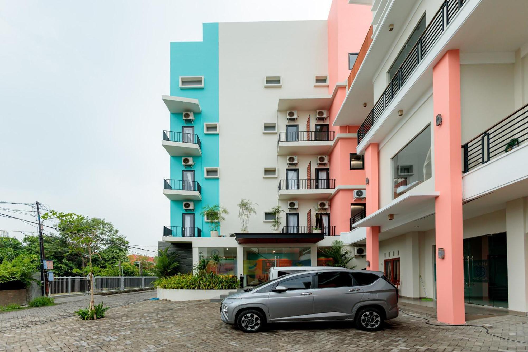 Sans Hotel 88 Andalan Surabaya By Reddoorz Exterior foto